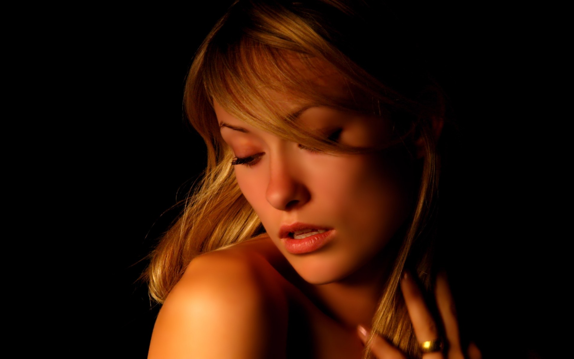 mujer retrato chica moda sexy glamour oscuro bonito solo desnudo