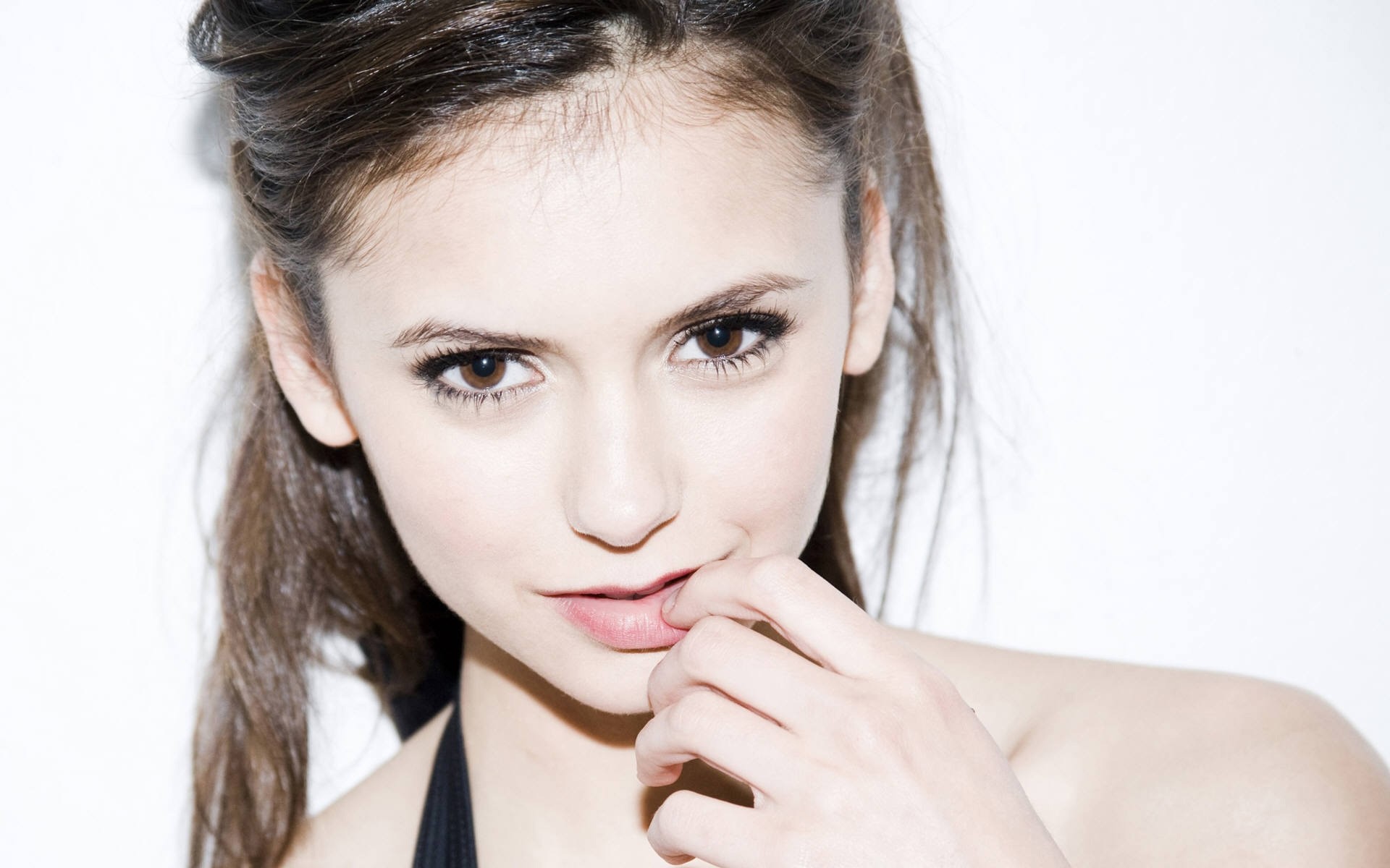 mujer moda glamour sexy piel bonita ojo elegante retrato labios lindo joven cabello