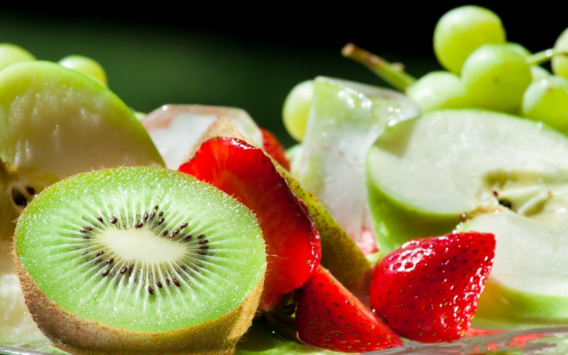 fruta comida jugosa kiwi dulce fresa salud saludable pastelería nutrición baya delicioso tropical vitamina dieta refresco verano hoja frescura manzana uva fresa peras