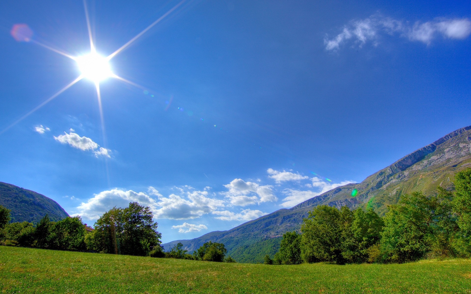 paisaje naturaleza paisaje cielo hierba montaña viajes al aire libre buen tiempo sol árbol verano madera rural colina campo