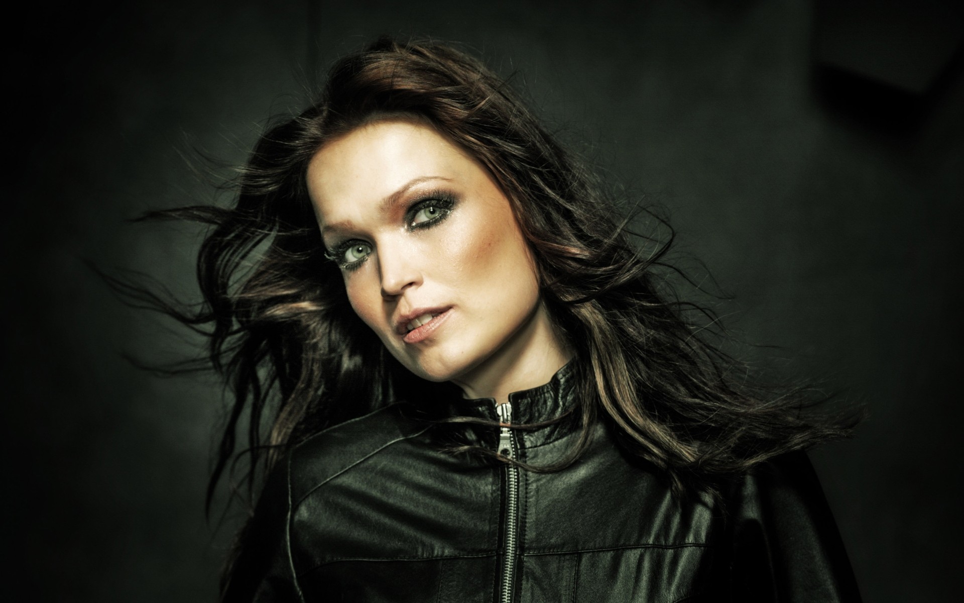 cantantes retrato modelo chica moda mujer glamour estudio sexy cara ojo oscuro cantante famoso