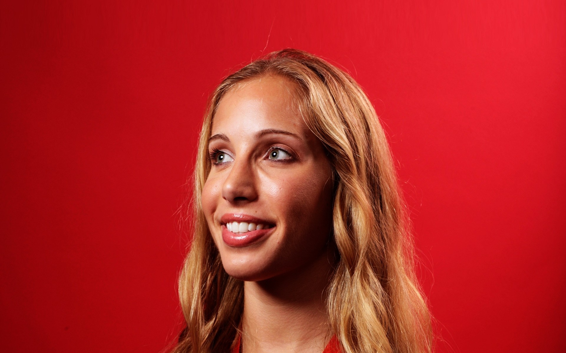 mujer retrato moda solo bonito desgaste sabre sonrisa risa zagunis mariel