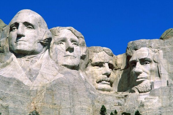 Grandes personalidades grabadas en piedra