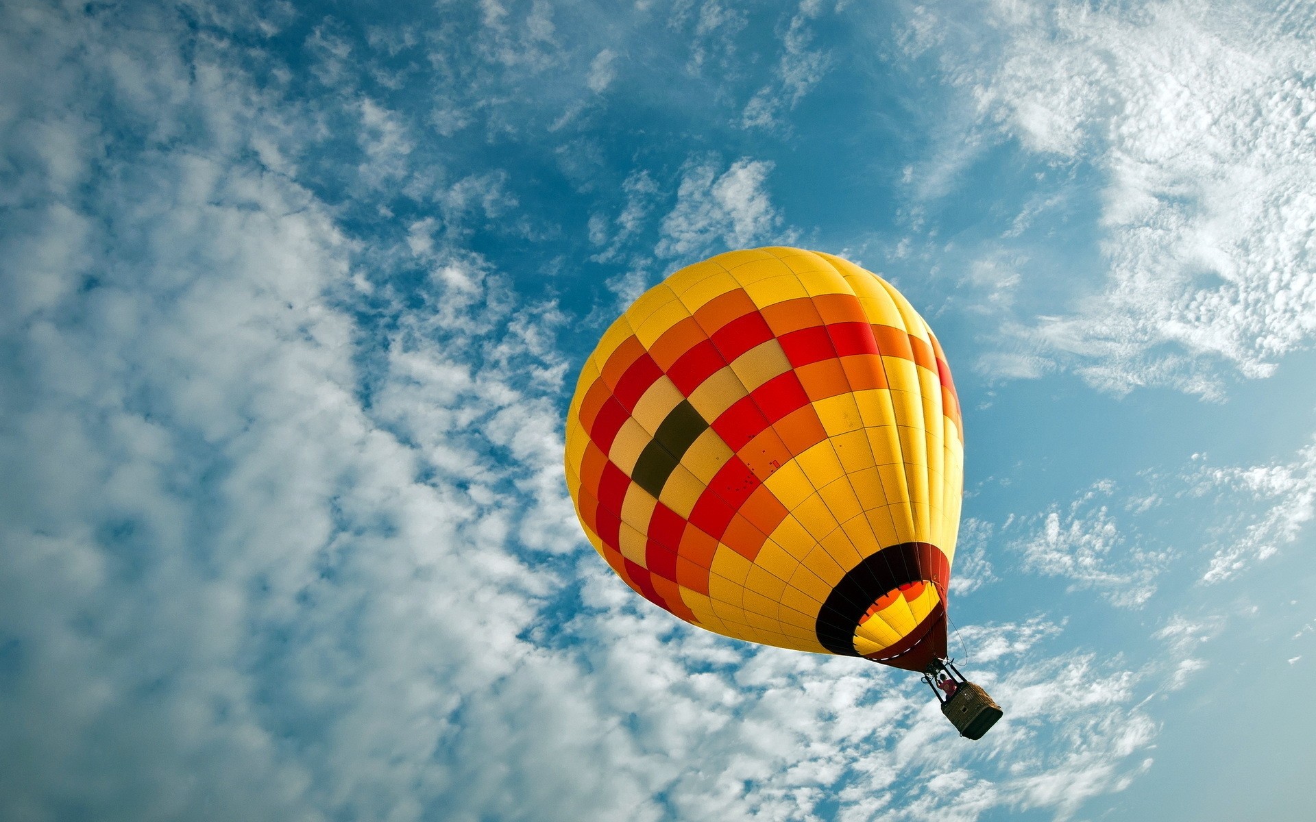 cielo al aire libre globo aire libertad luz del día vuelo alta viajes avión natación caliente-globo fondo paisaje feliz