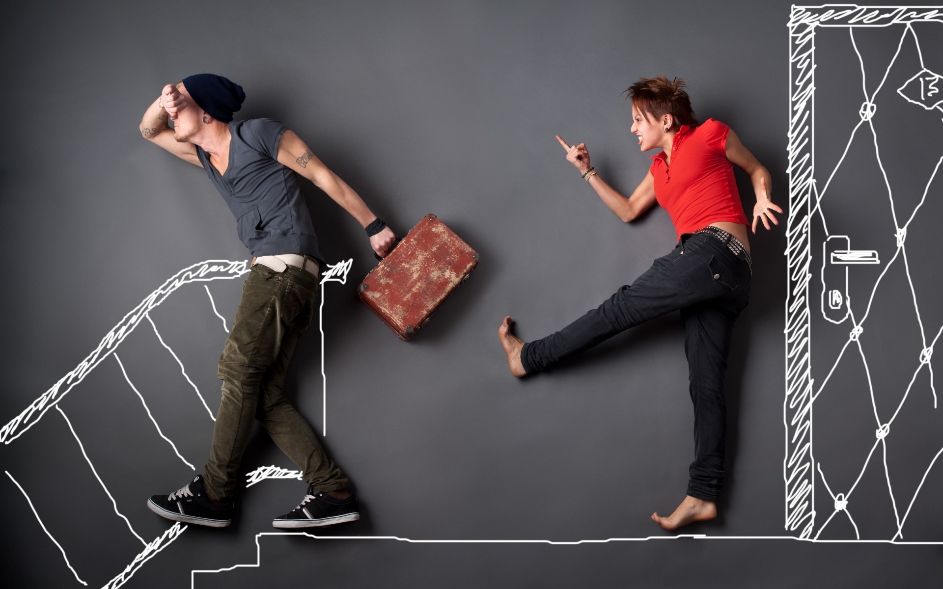 hombre peligro pareja amor relación divertido figura en la pared