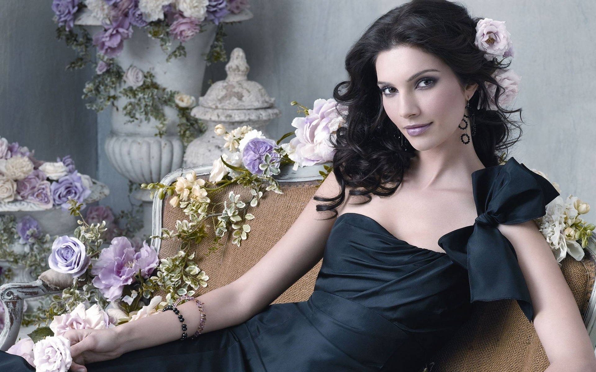 novia ramo boda flor rosa mujer vestido hermoso arreglo floral velo moda retrato elegante adulto ceremonia romántico amor modelo nupcial actriz celebridad alana foto garza alana foto garza alana de la garza