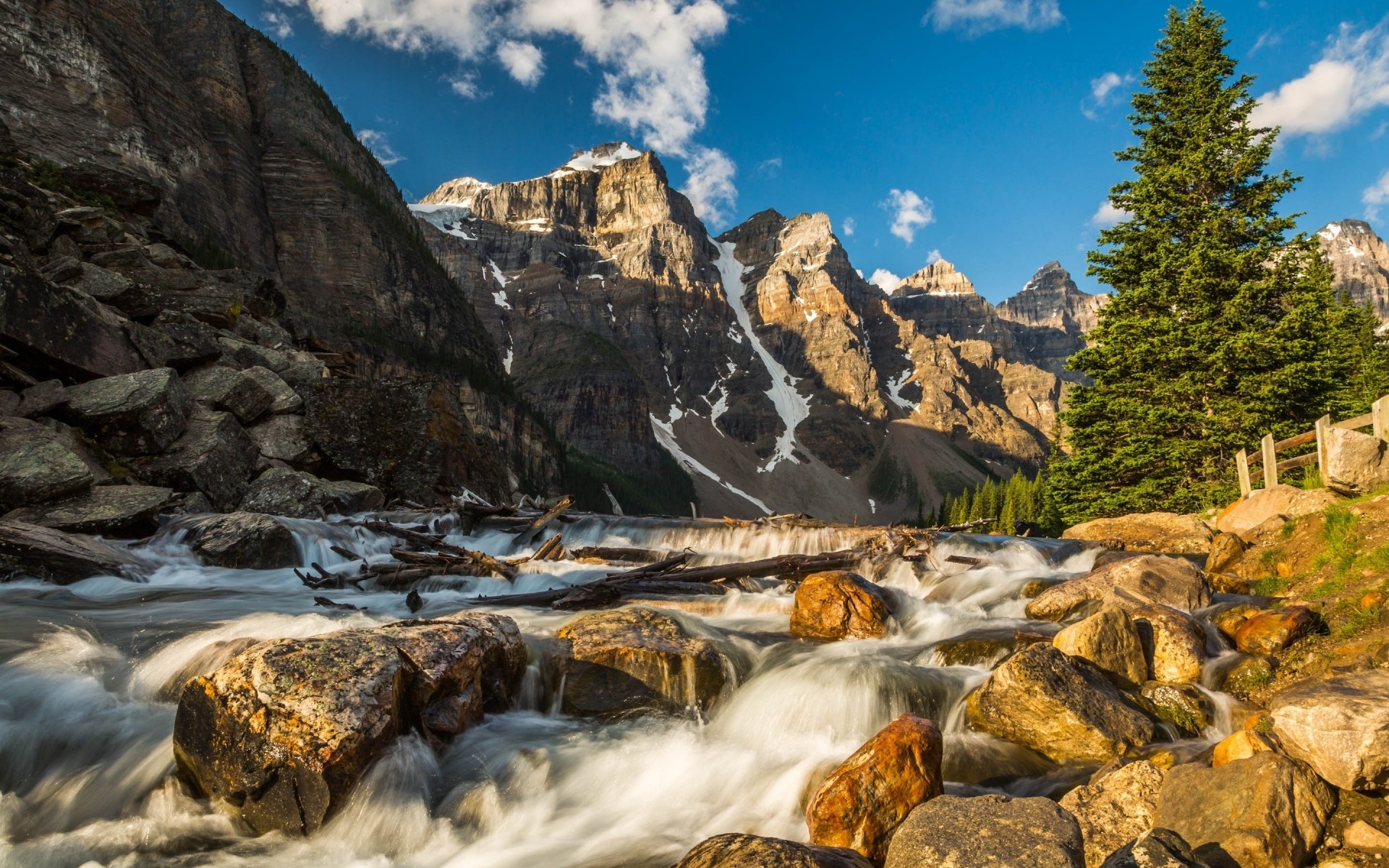 montañas viajes roca agua al aire libre paisaje naturaleza escénico nieve cielo valle luz del día senderismo río árboles cielo azul nubes