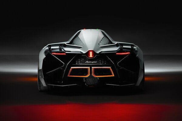 Lamborghini egoista trasero