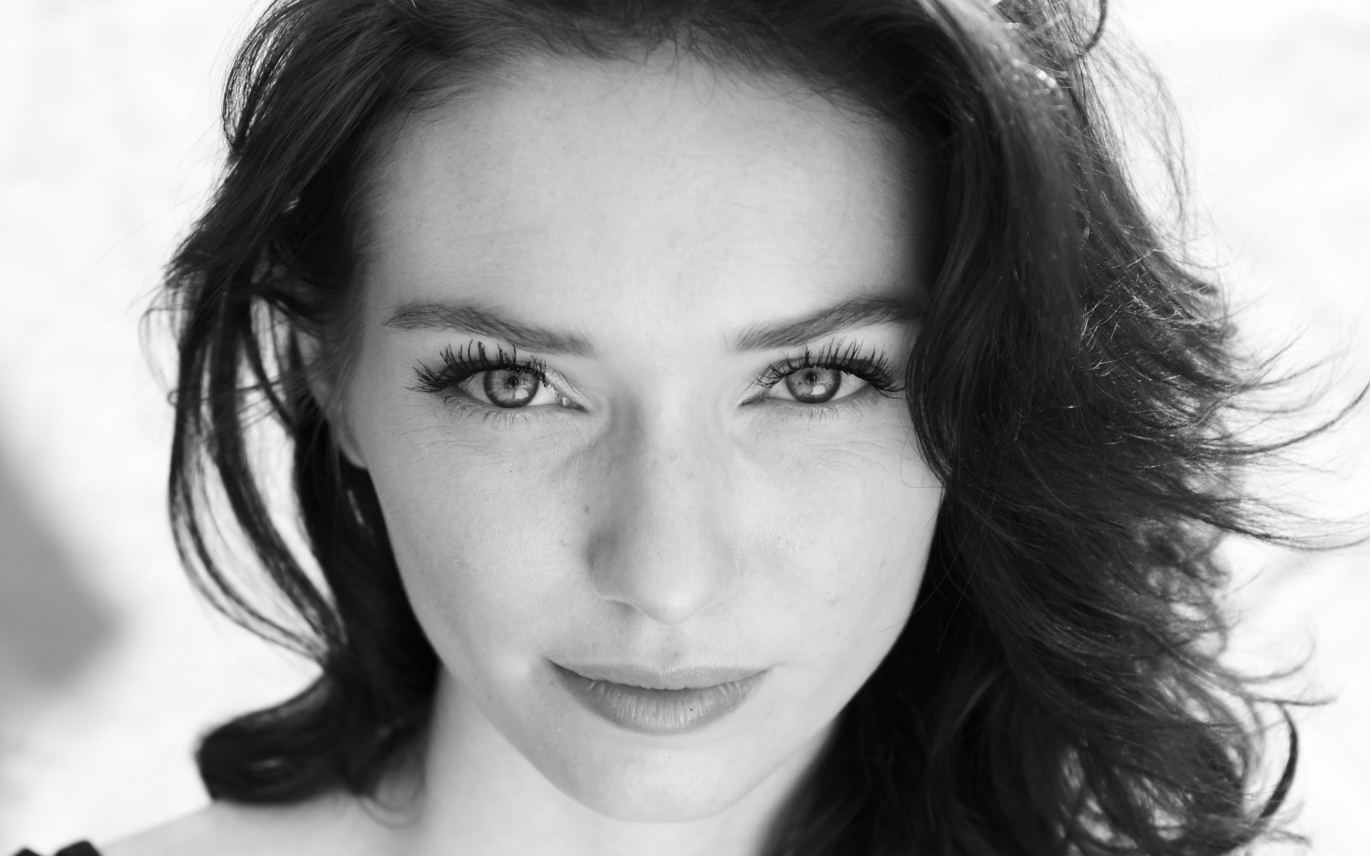 retrato monocromo mujer chica modelo moda cara sexy adulto ojo solo cabello hermoso bonito glamour elinor tomlinson celebridad celebridad celebridad