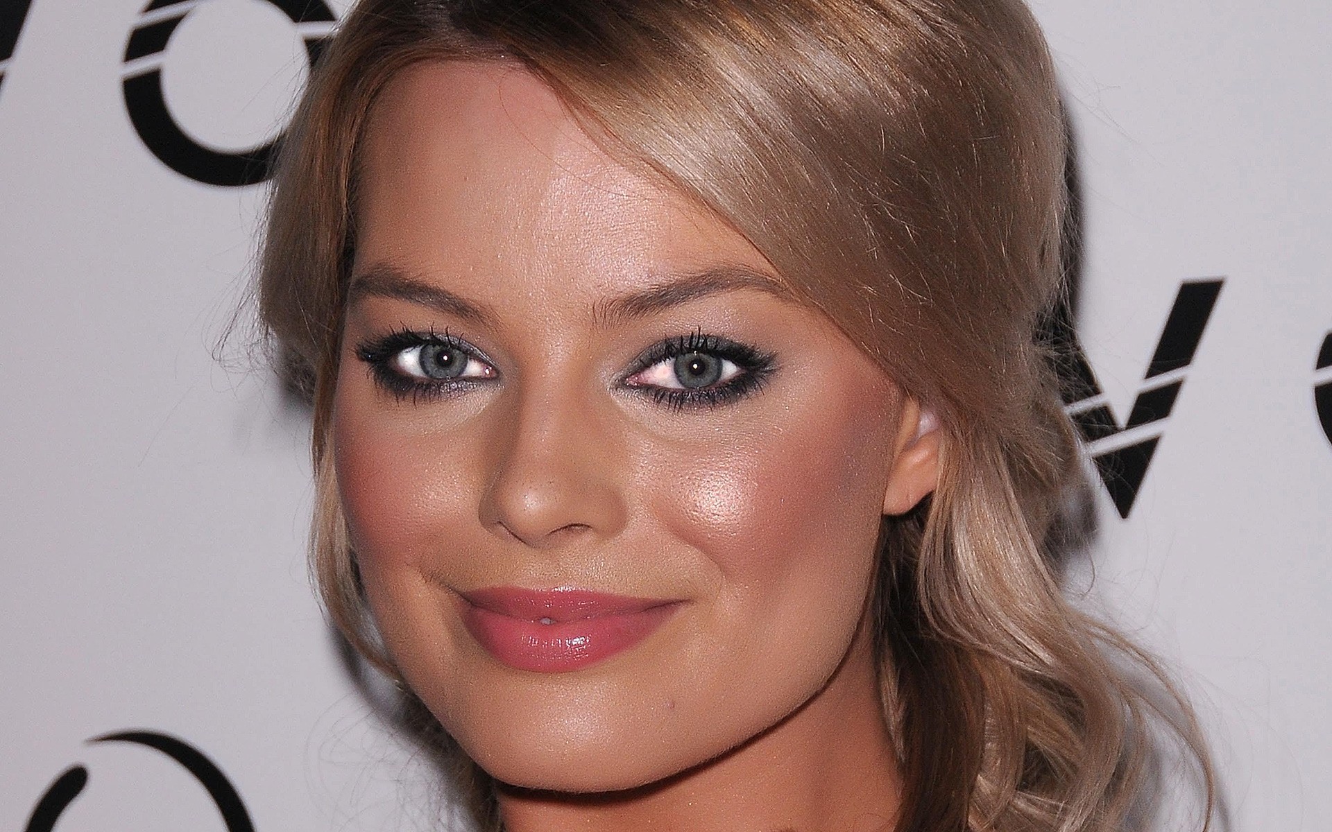 mujer moda promoción margot robbie