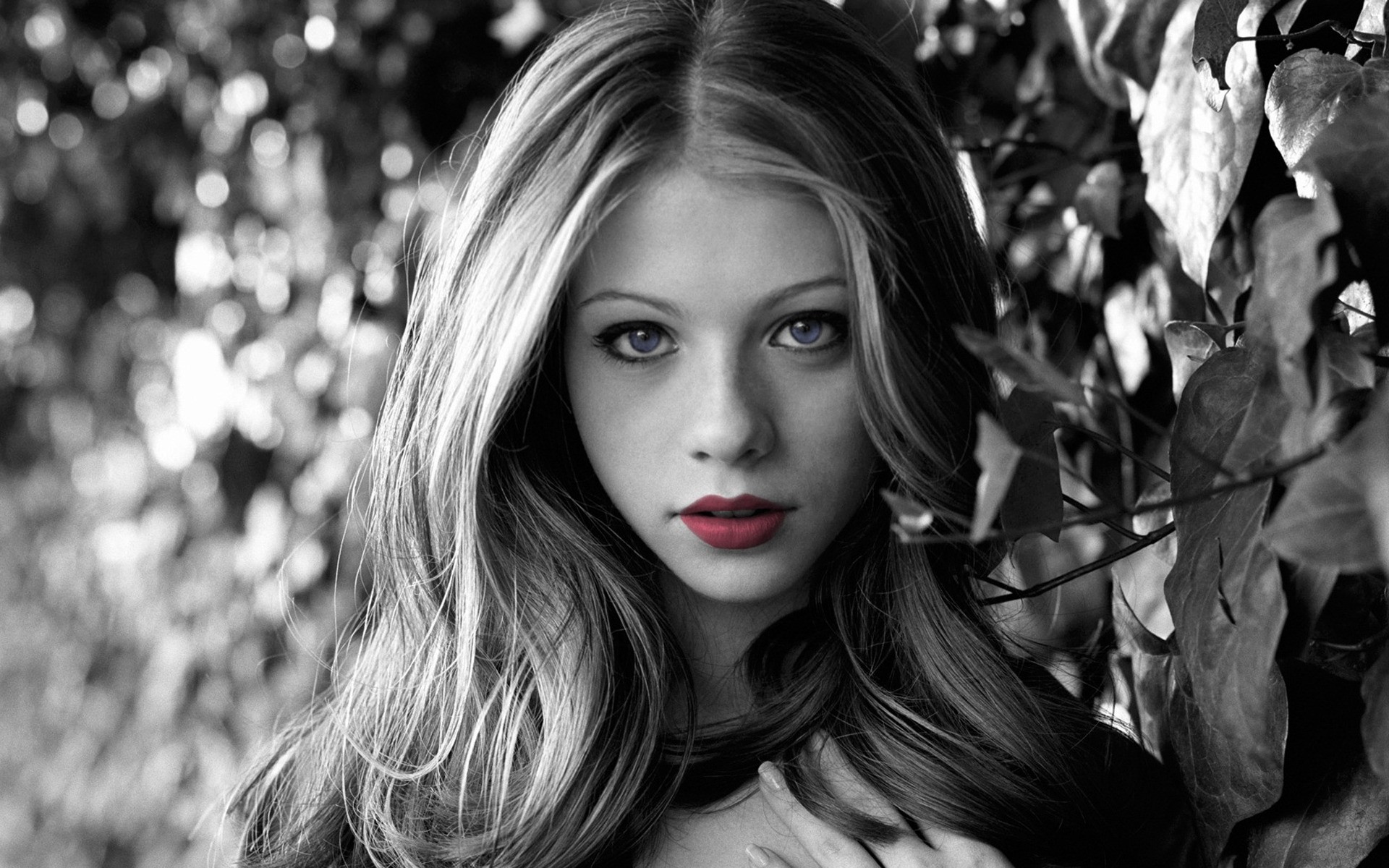 monocromo retrato moda chica mujer modelo ojo calle actriz michelle trachtenberg hollywood celebridad celebridad