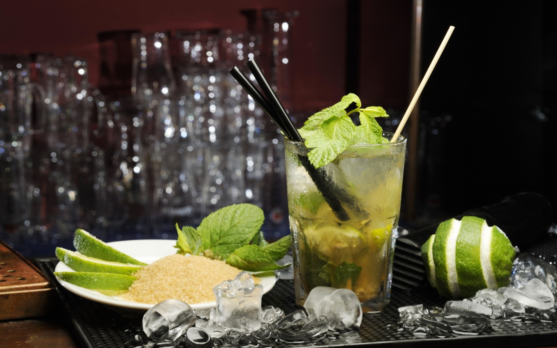 vidrio beber lima hielo limón menta frío alcohol cóctel fruta comida hoja fiesta refresco jugo cóctel mojito mojito