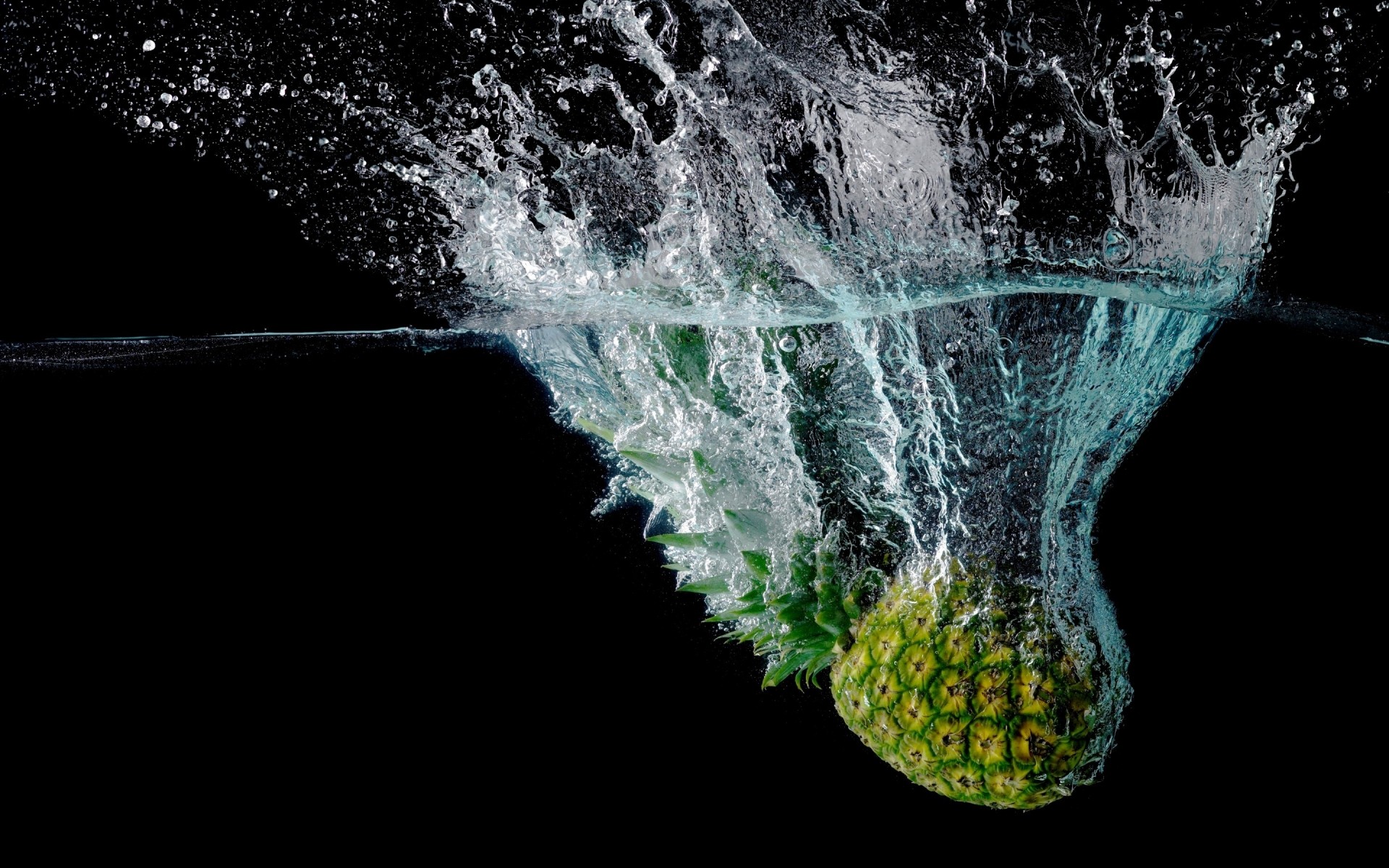 agua mojado splash naturaleza caída movimiento ola escritorio frío oscuro piña fruta