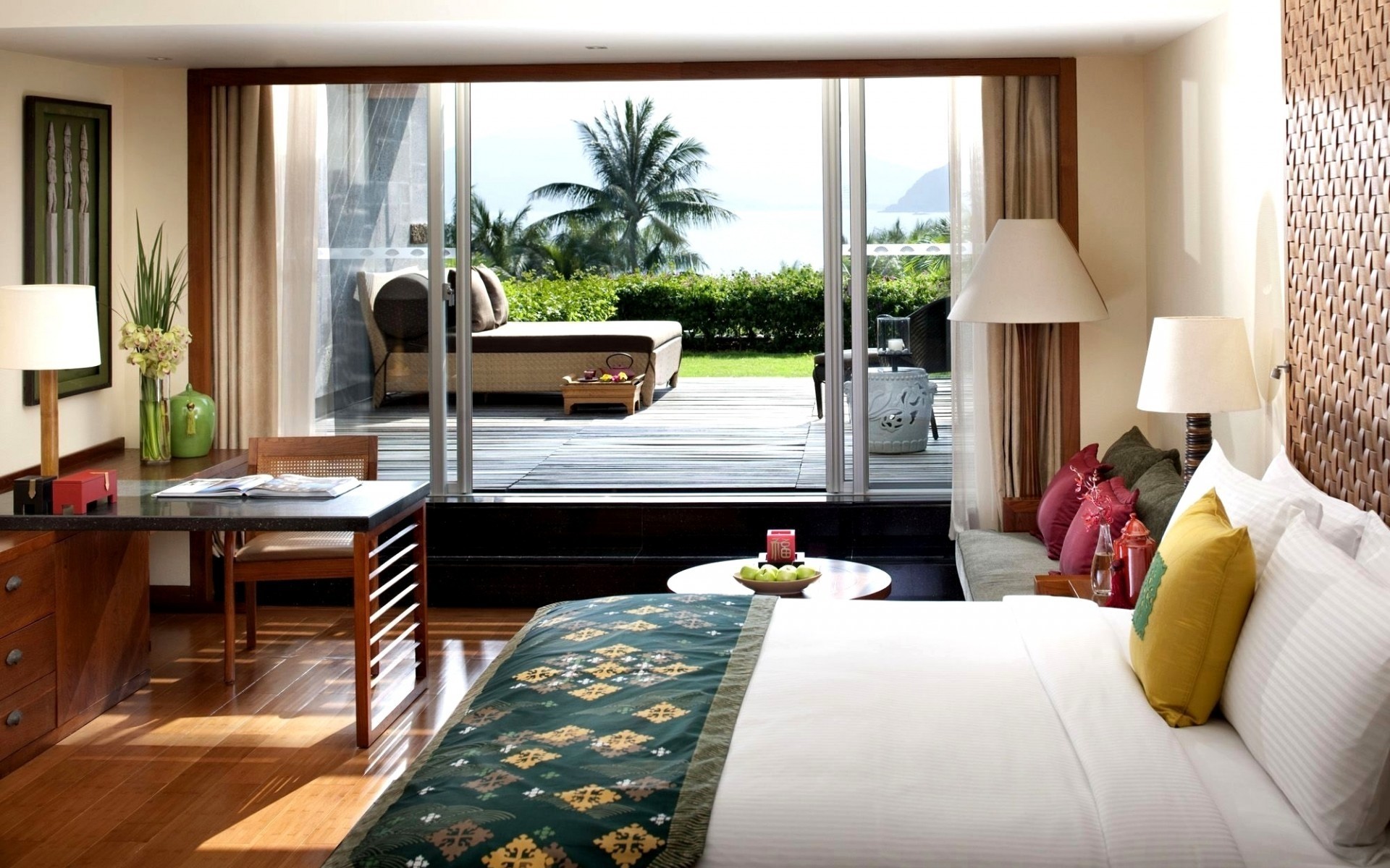 muebles habitación interior ventana cama mesa dormitorio lámpara diseño de interiores hogar lugar silla hotel piso casa lujo alfombra apartamento cortina moderno