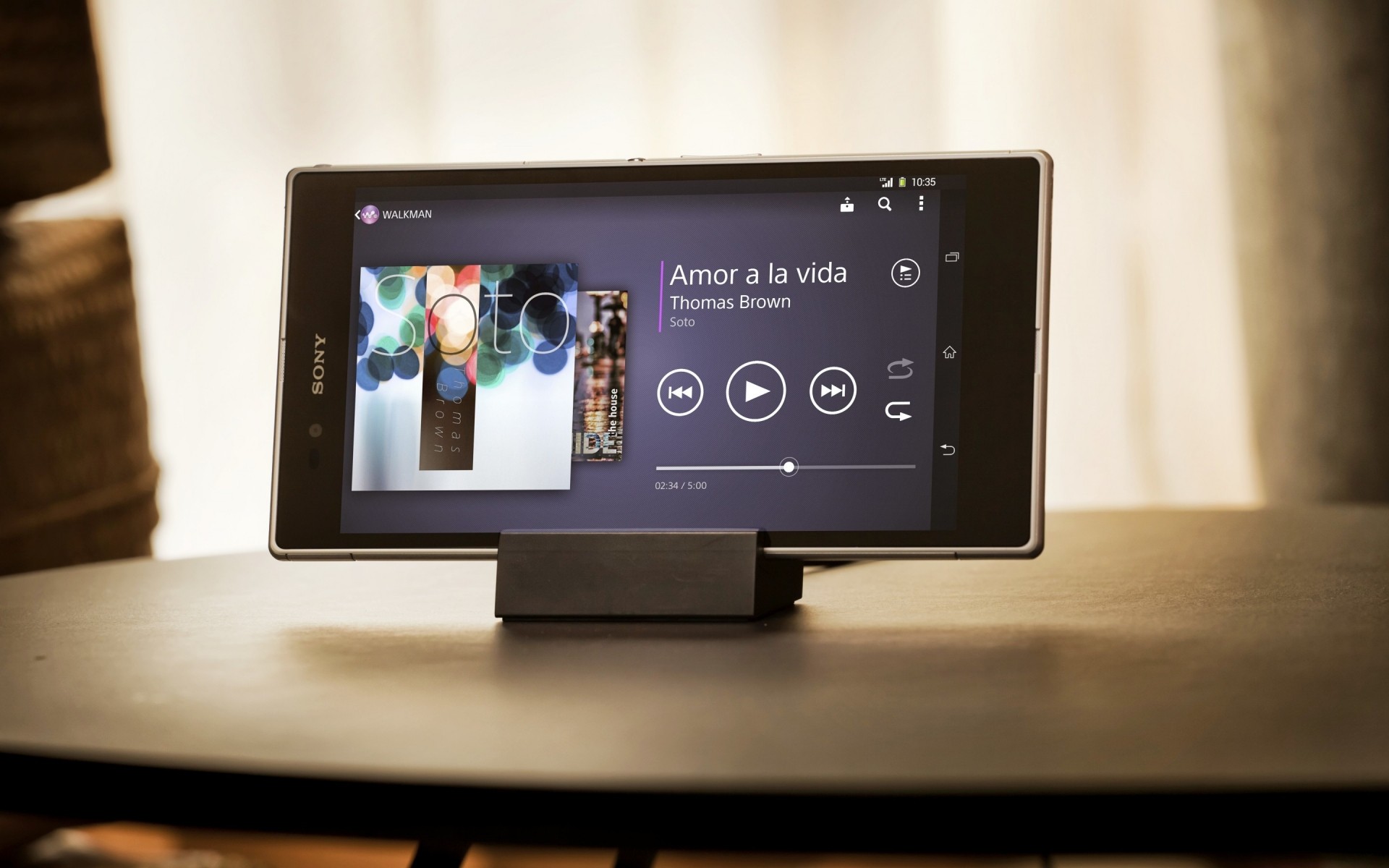 tecnología pantalla electrónica inalámbrico interior internet teléfono conexión negocio táctil portátil ordenador maquinaria horizontal pantalla smartphone teléfono sony xperia