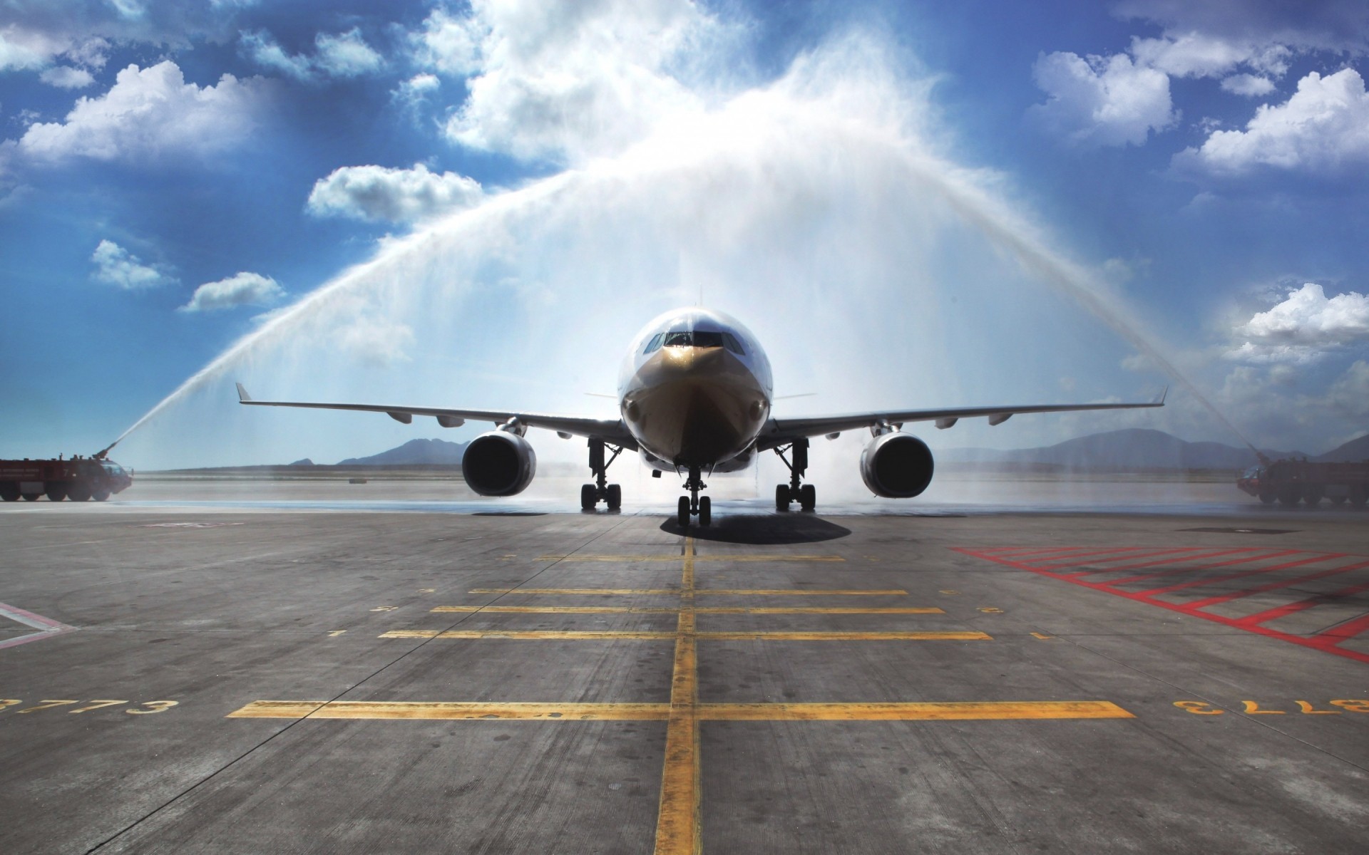 avión avión aeropuerto sistema de transporte avión coche vuelo viajes militar avión aire fuerza aérea despegue motor volar cielo airbus a300