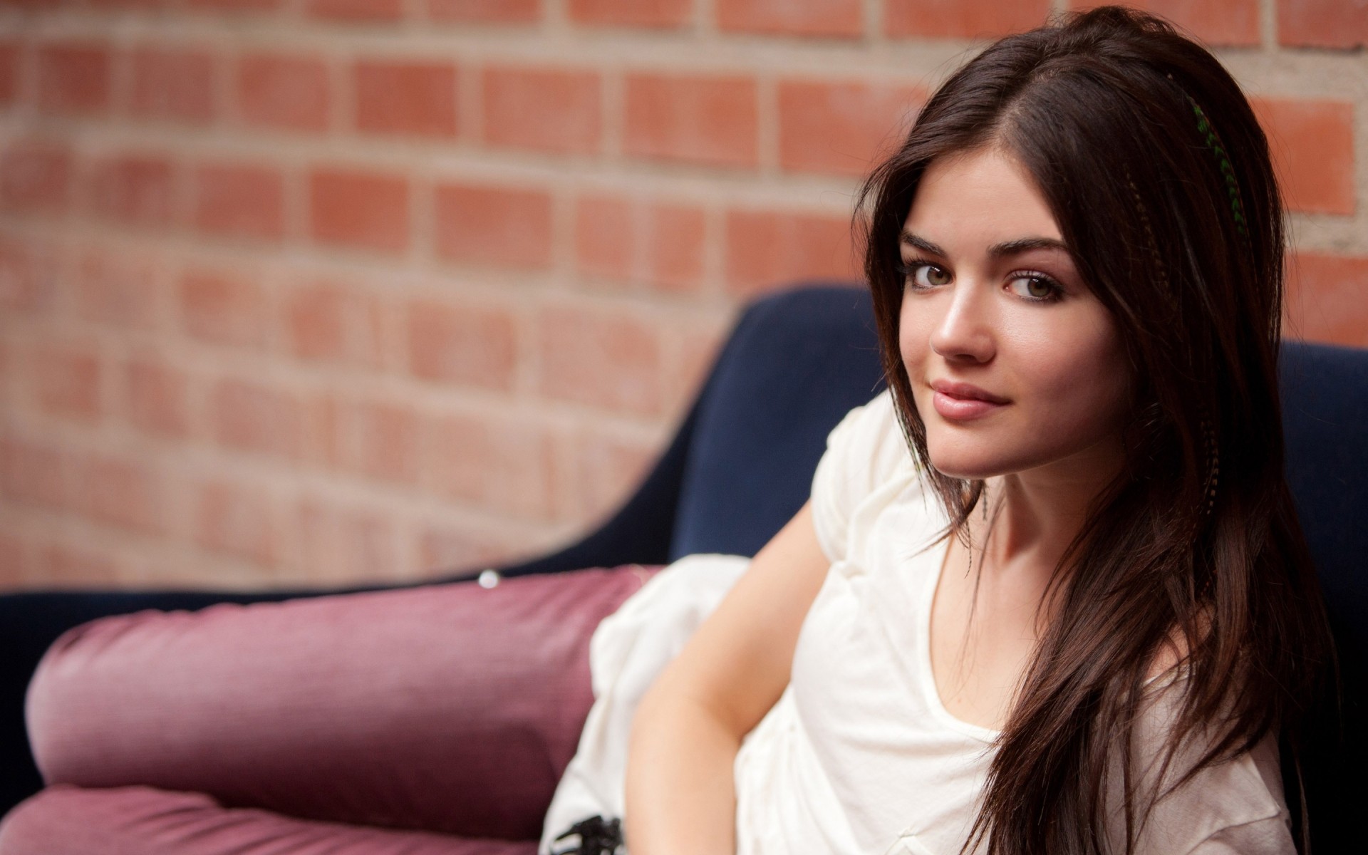 mujer retrato interior moda chica solo modelo bonita lucy hale chicas chica genial chicas celebridad