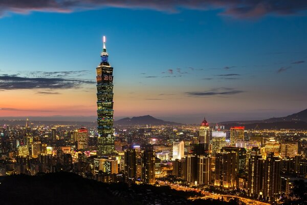 La ciudad nocturna de Taiwán en linternas