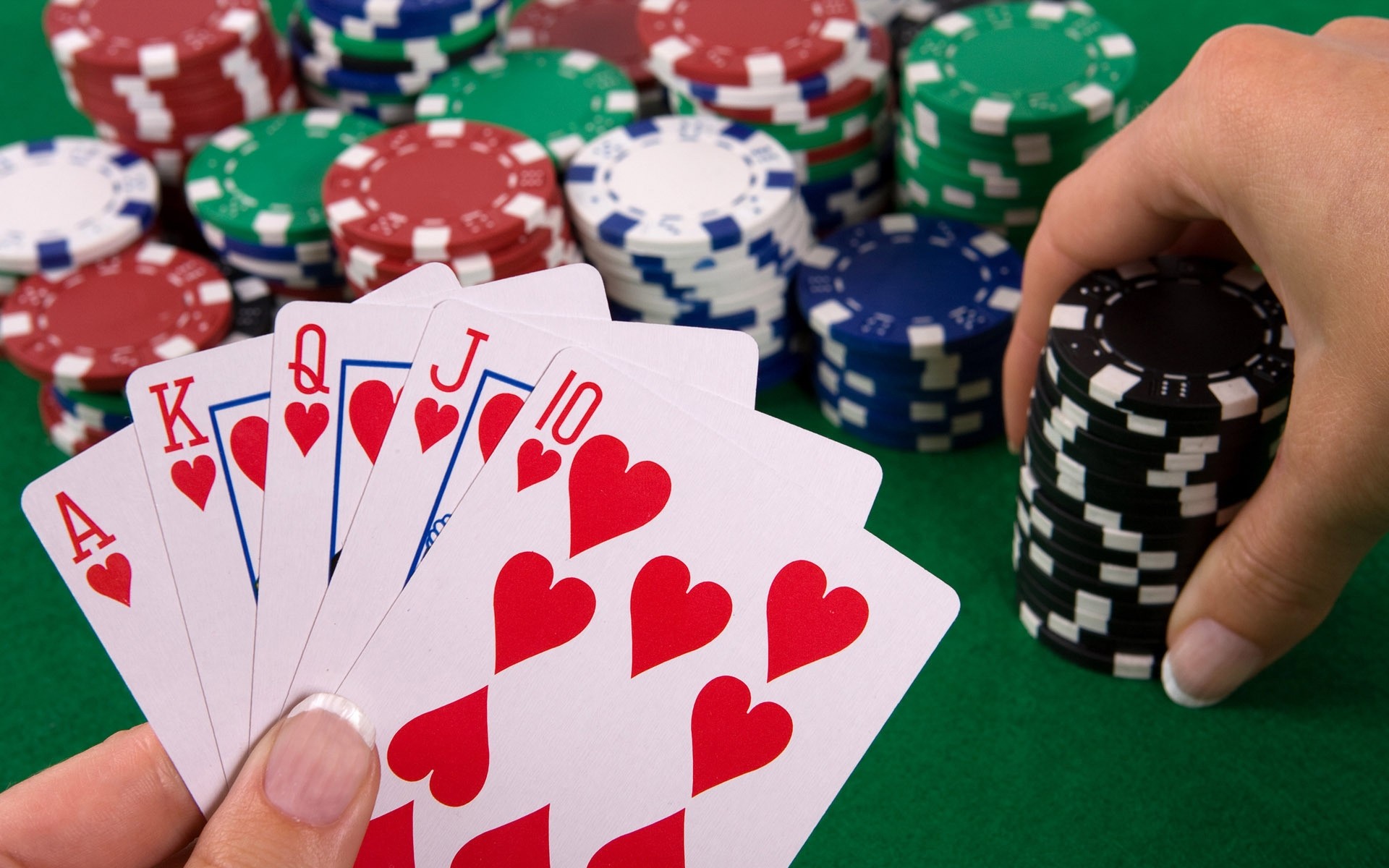 poker casino oportunidad juego as suerte blackjack riesgo jugador jugar suerte ruleta mortaja chip descanso pala ganar dados cubierta juego manos fichas dinero