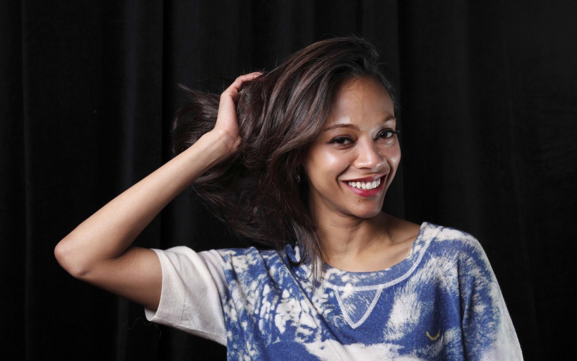 mujer retrato moda solo chica adulto desgaste bonita actriz