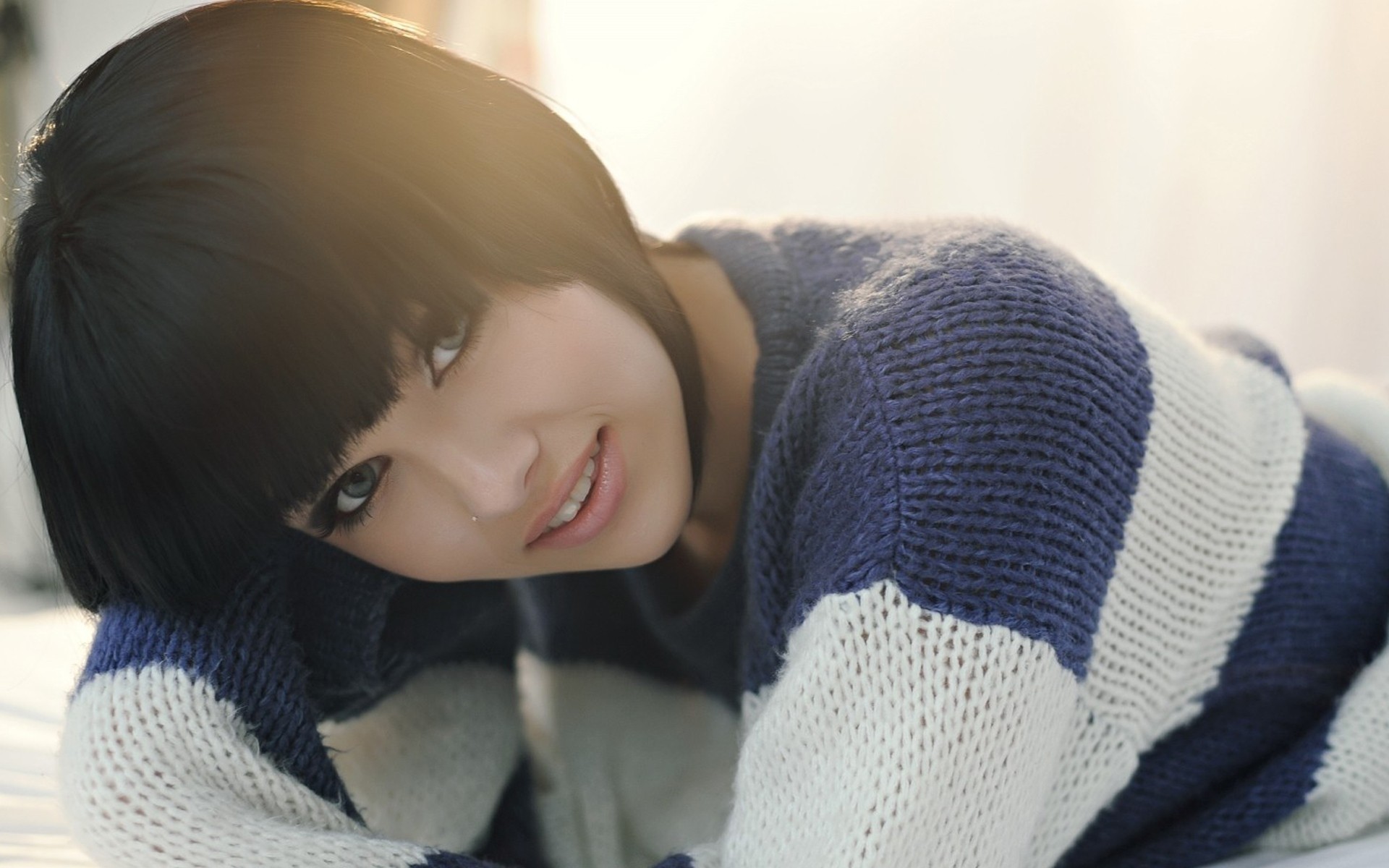 invierno suéter desgaste mujer niño niña frío retrato solo ocio interior moda familia calidez expresión facial adulto bufanda relajación modelo bebé sonrisa glamour