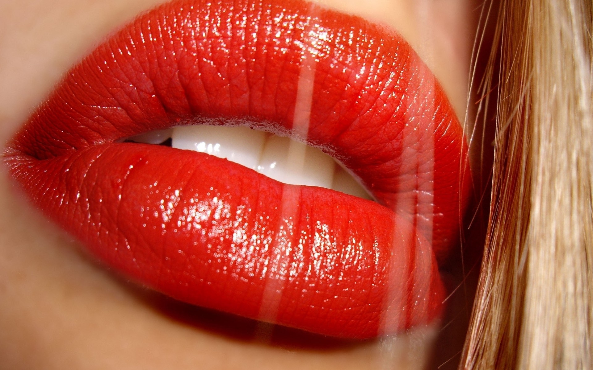 labios mujer lápiz labial glamour moda sexy brillante piel bonita dientes mujer hermosa rubia