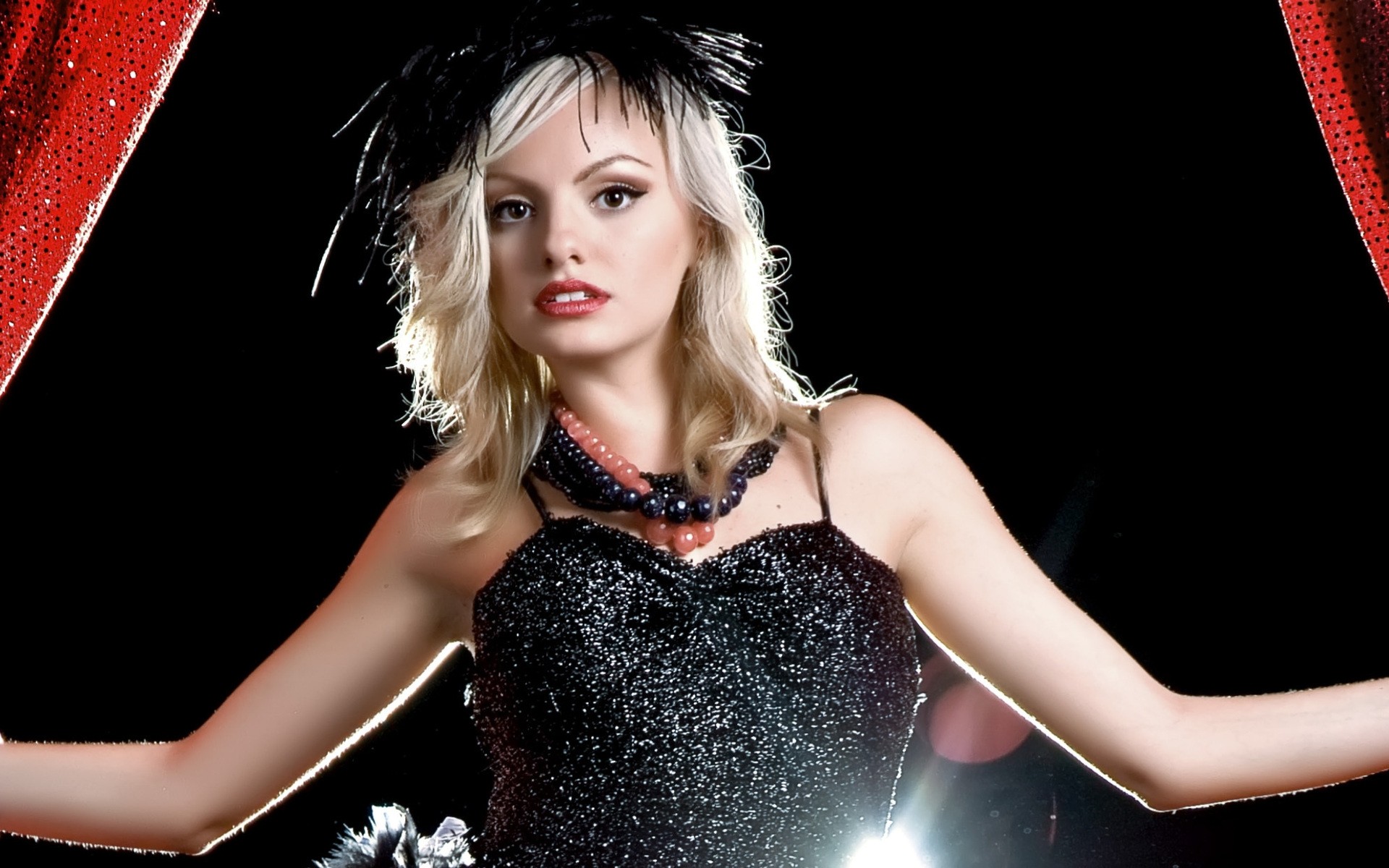 mujer moda sexy bonita glamour joven solo retrato adulto chica rumania cantante danza hermosa