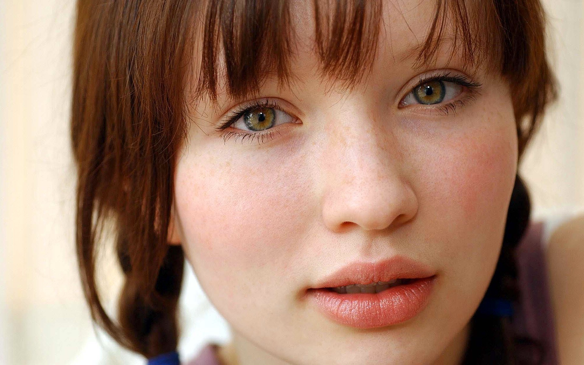 mujer retrato chica moda ojo lindo bonita cara joven modelo bebé cabello labios adolescente emily browning