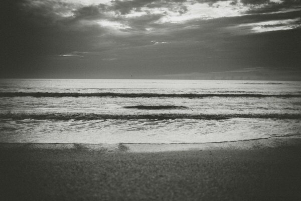 Paisaje marino en blanco y negro
