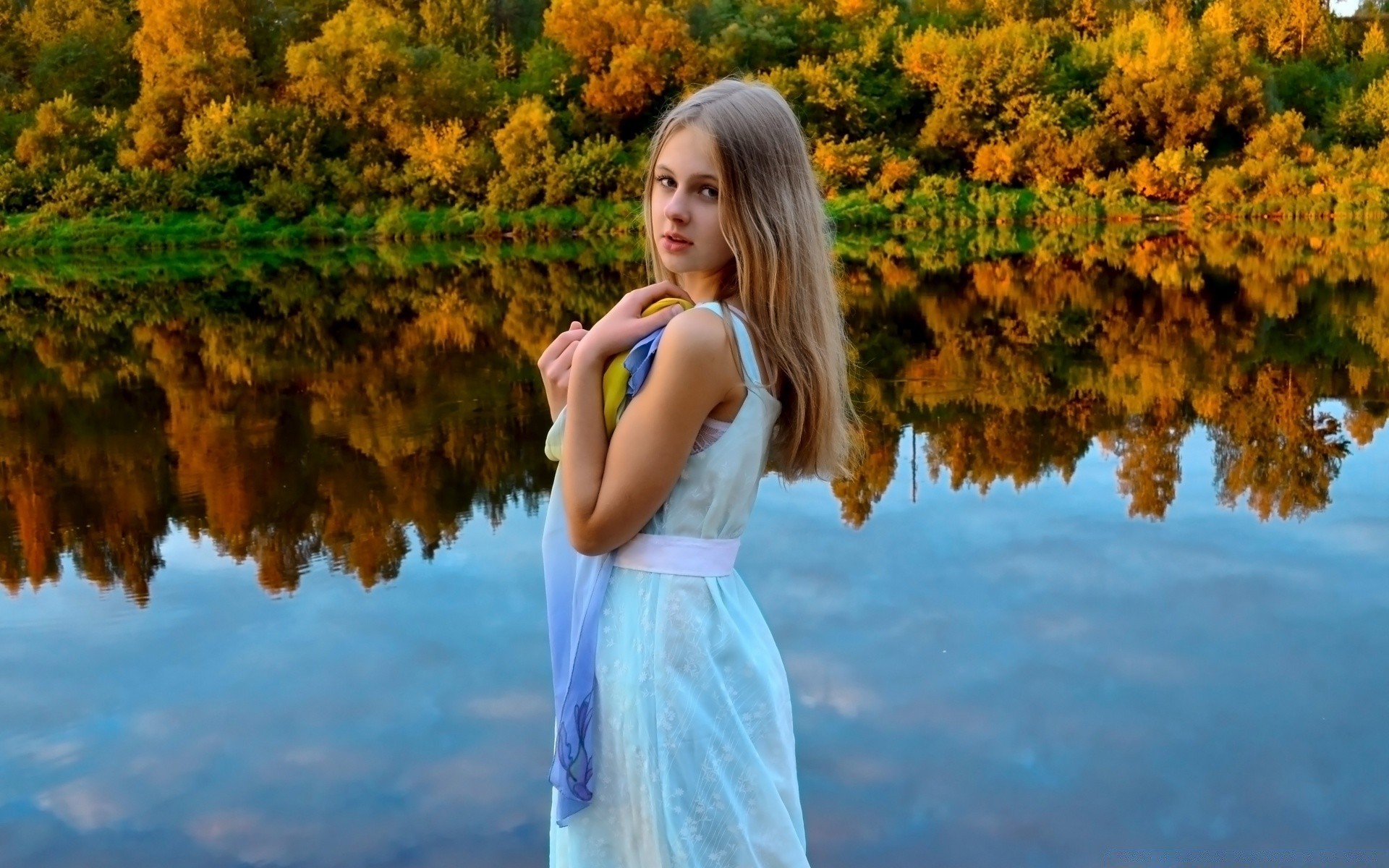 otras chicas naturaleza al aire libre otoño vacaciones verano parque hermoso buen tiempo chica relajación agua felicidad placer