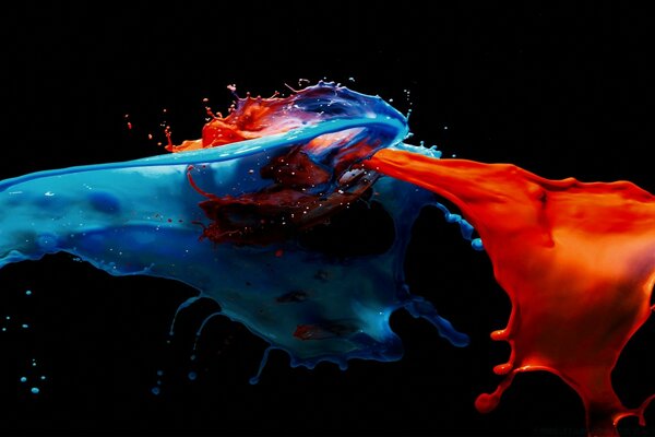 Encuentro apasionado de agua y fuego