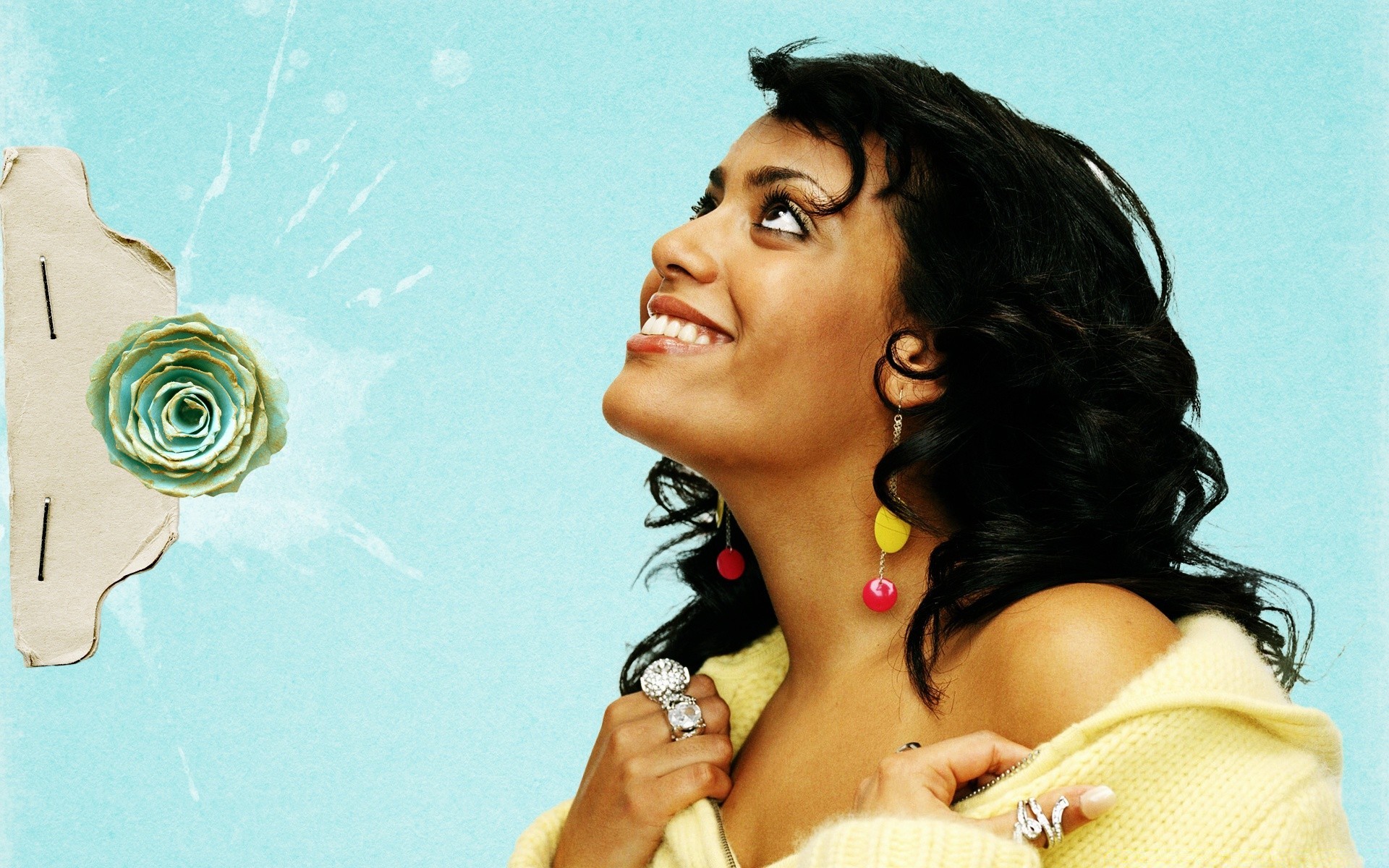 cantante adulto mujer retrato chica solo morena felicidad usar hermosa expresión facial