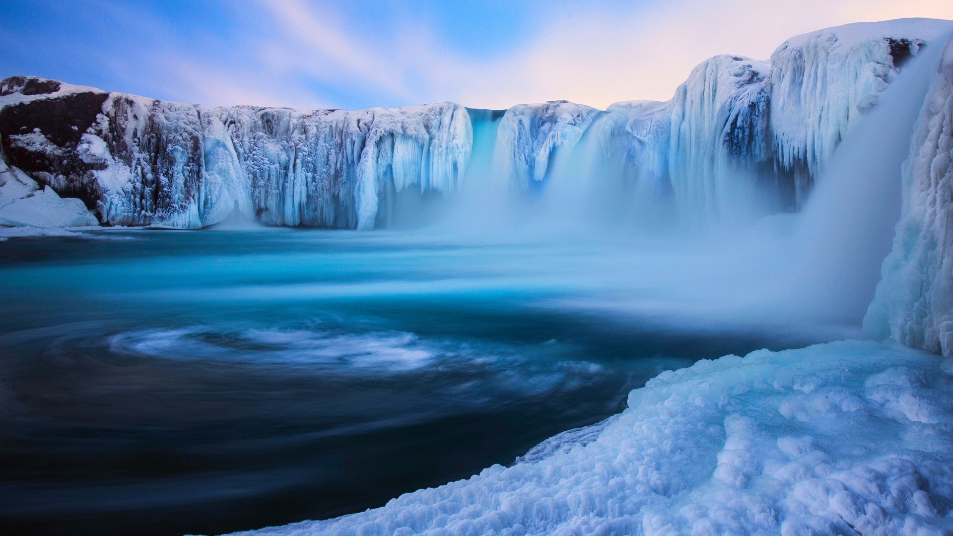 lago agua hielo nieve invierno paisaje iceberg viajes glaciar naturaleza frío fusión al aire libre escénico congelado helado cielo cascada luz del día montañas