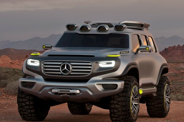 Mercedes se encuentra en el desierto