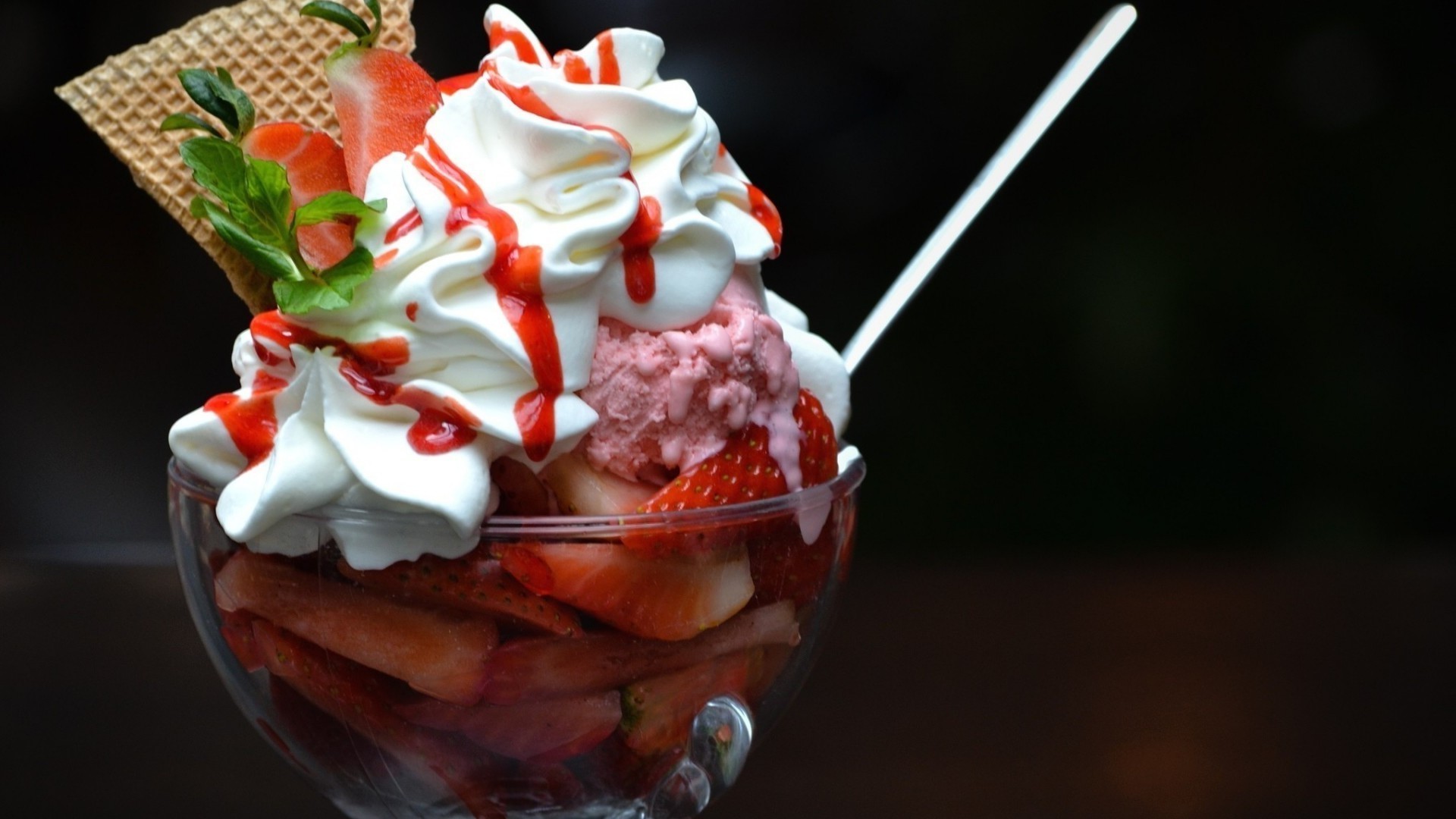 crema dulce chocolate vainilla delicioso fruta comida fresa hielo cremoso refresco azúcar productos lácteos baya crema batida cucharada frío congelado menta