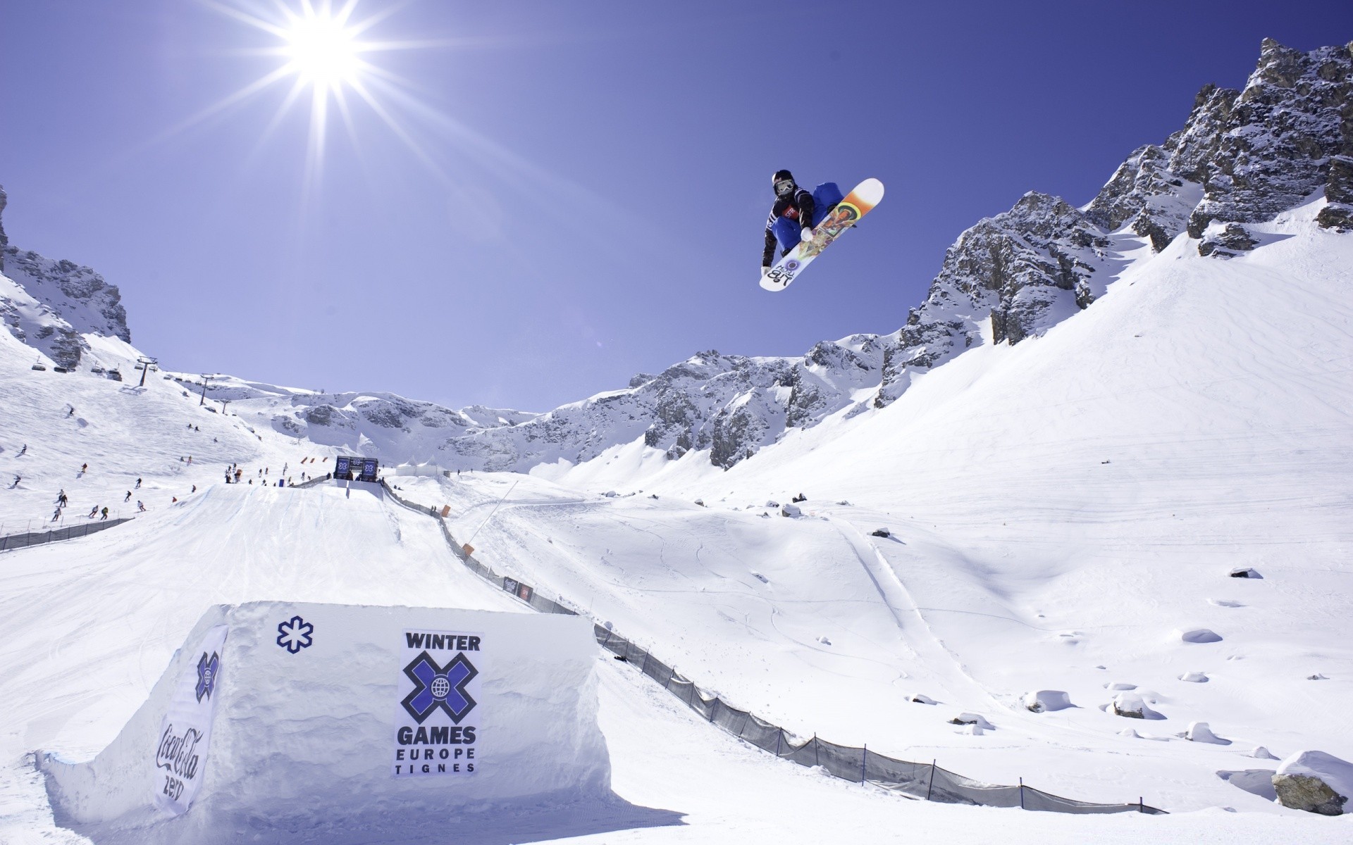 deporte nieve invierno montaña frío resort esquiador pista de esquí snowboard aventura hielo pico de montaña estación de esquí polvo deporte colina pistas alpino glaciar