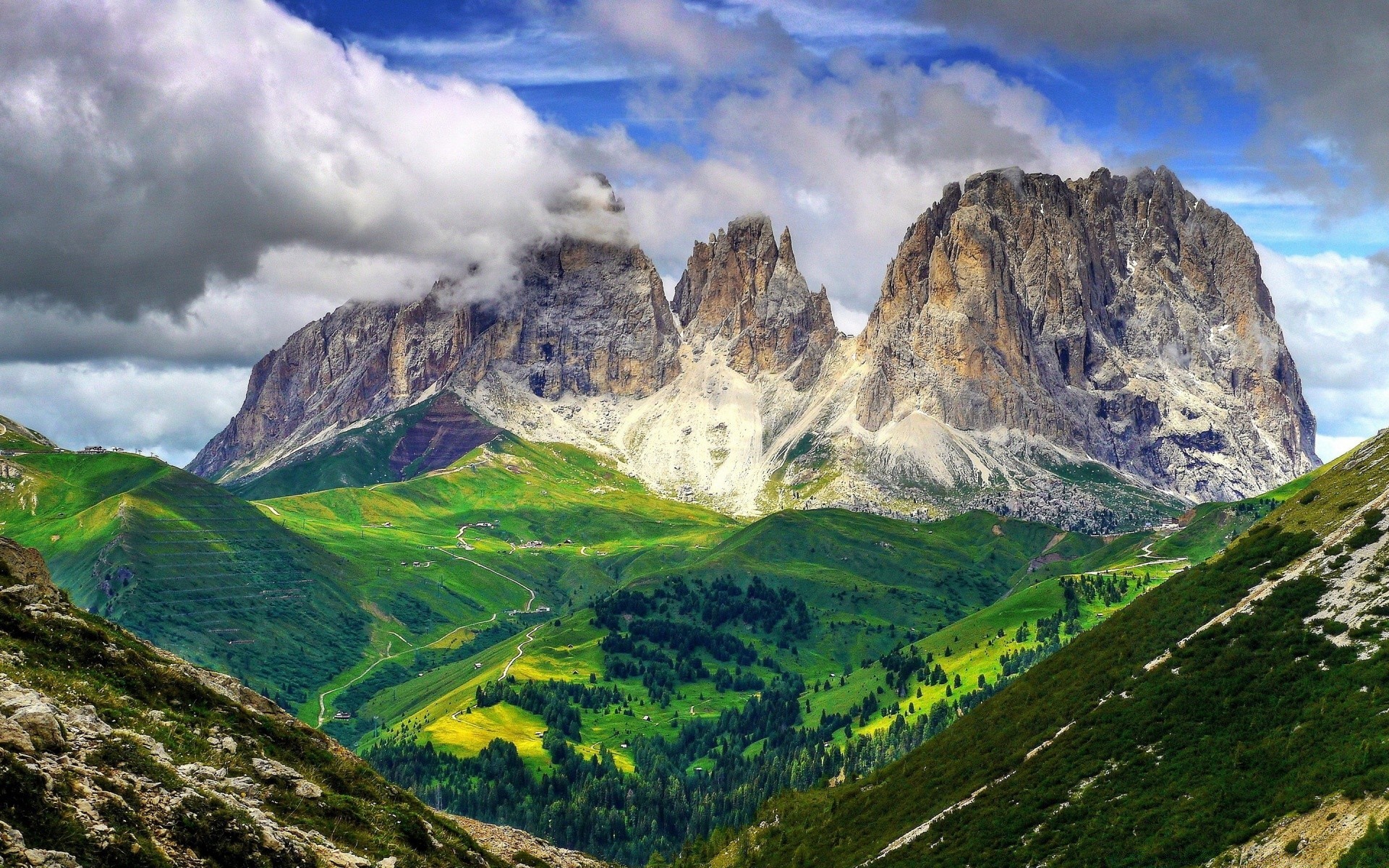 europa montañas naturaleza paisaje viajes cielo al aire libre roca pico de montaña escénico valle verano alta senderismo espectáculo nieve paisaje nube