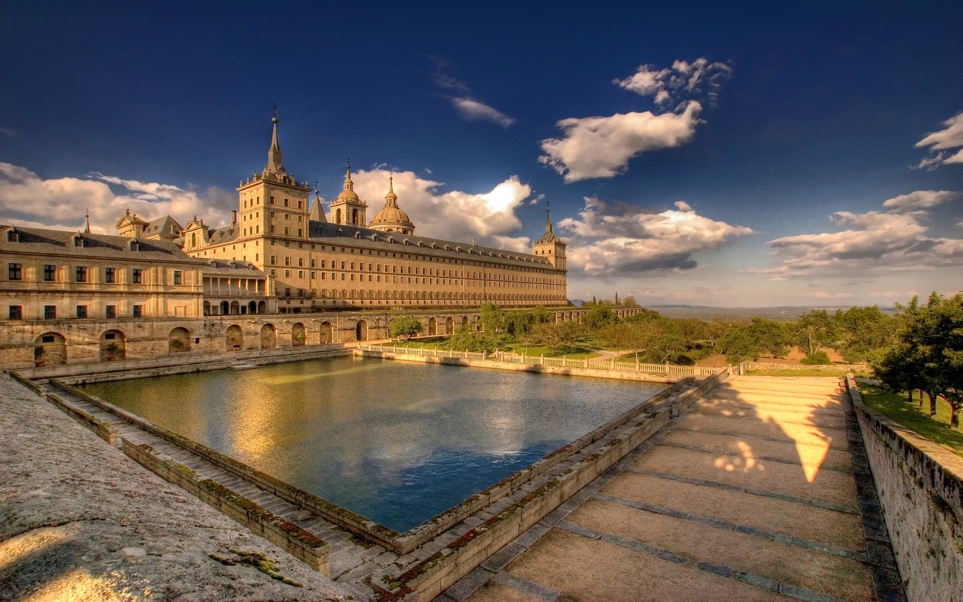 europa arquitectura viajes agua casa río cielo al aire libre ciudad puente castillo viejo turismo luz del día reflexión punto de referencia