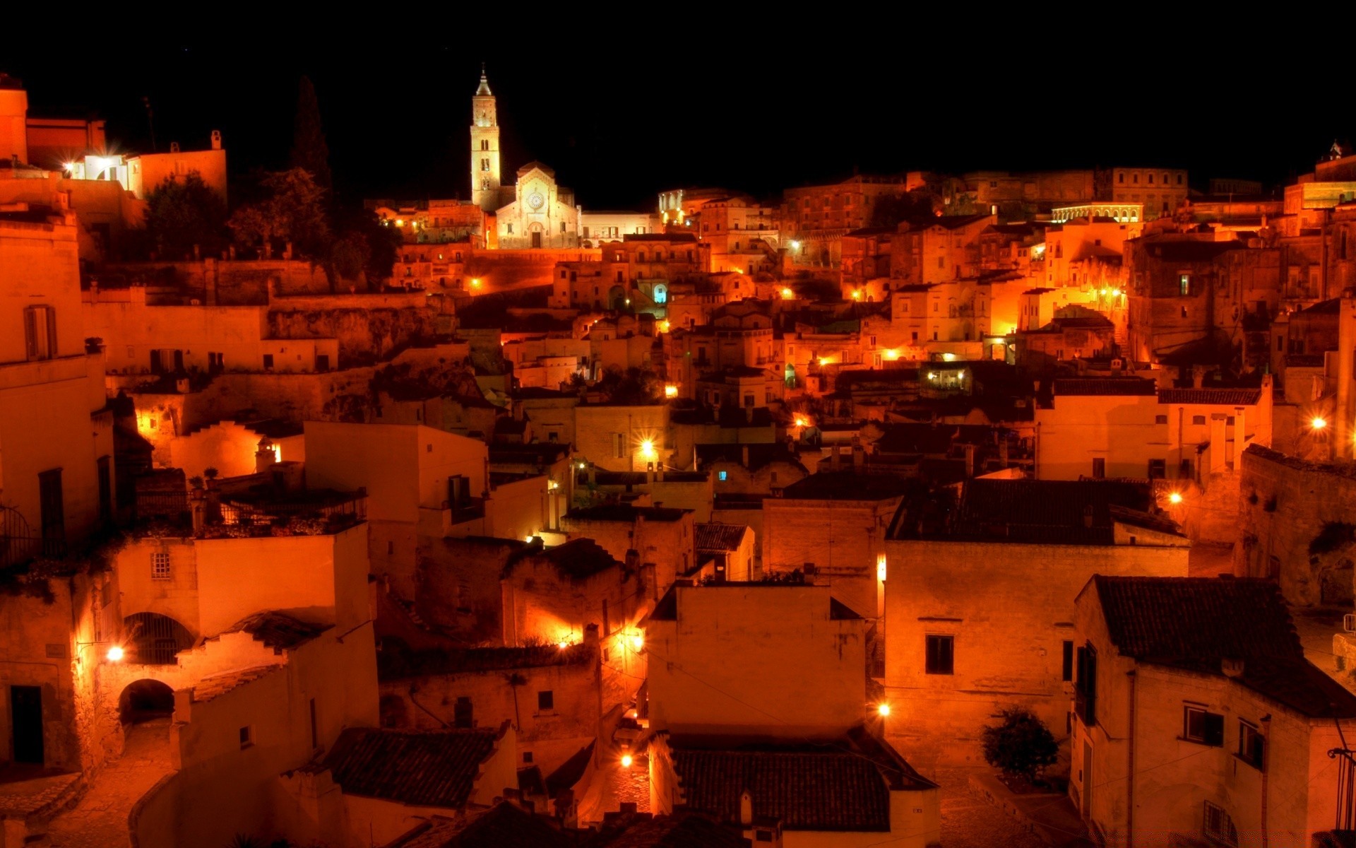 europa ciudad arquitectura viajes noche iglesia ciudad hogar luz hogar urbano ciudad al aire libre crepúsculo religión iluminado calle
